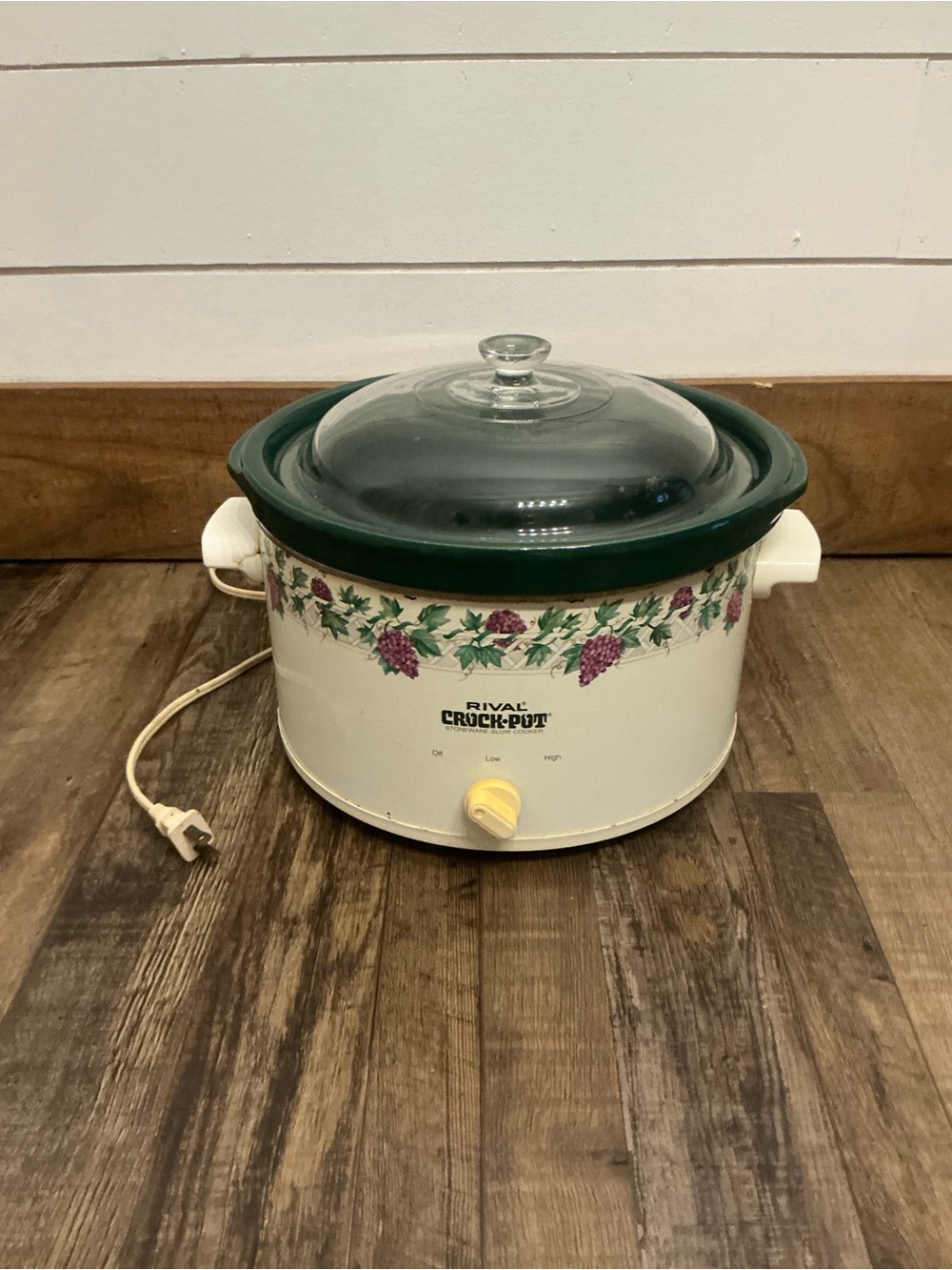 Rare Vintage Rival Crock Pot Model 3355 Purple And Green Grapes 5 Quart